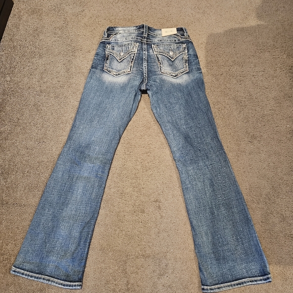 Womans Miss Me jeans - Picture 3 of 4